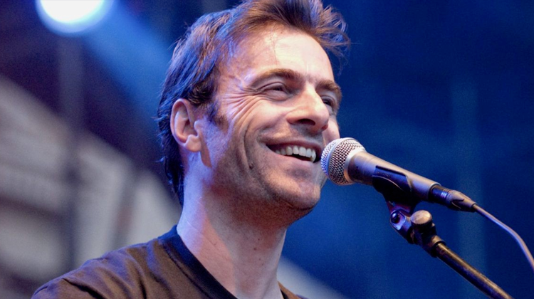 Contratar a Kevin Johansen