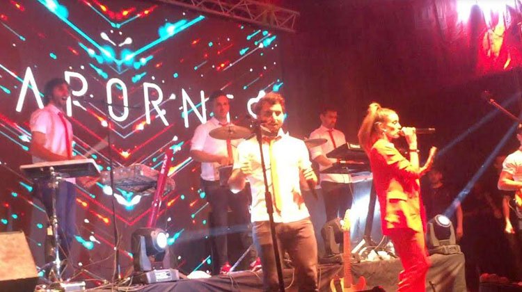 Agapornis contrataciones