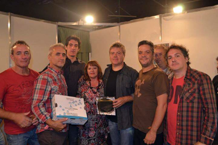 Pericos en el Festival Cueva de las Manos 2014