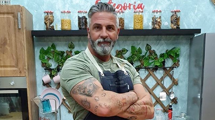 contratar a carlos alba