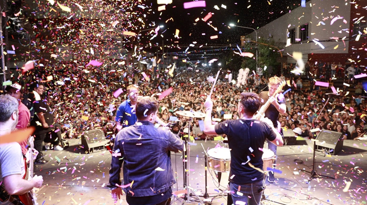 los totora contrataciones