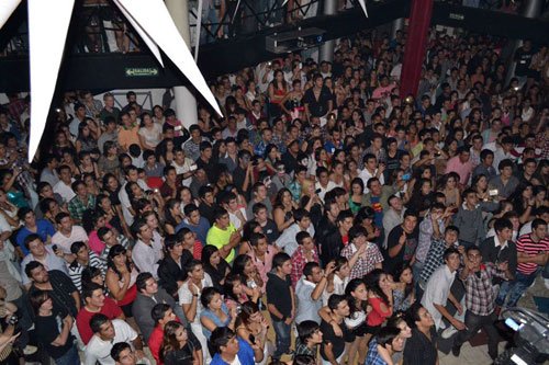 Yayo, Los Rebos y la Cumbia Papal en Complejo Pasacalle