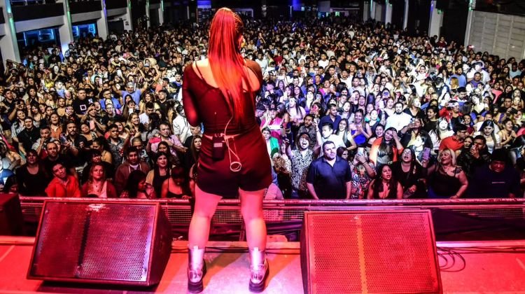 contratar a valentina marquez