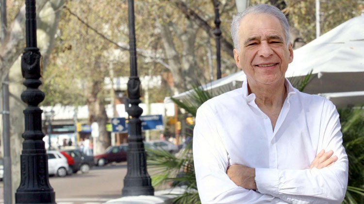 Por contrataciones de Alberto Cormillot envía tu consulta por nuestro formulario de contacto.