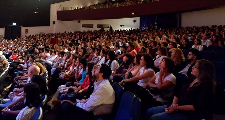 Contratar a Gabriel Rolón
