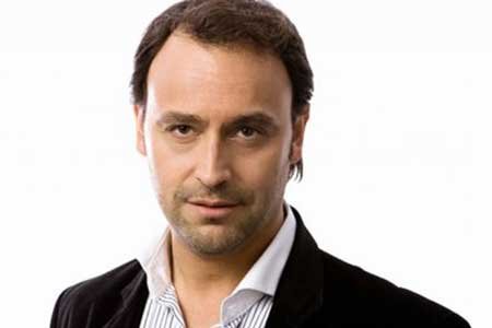 Contratar a Adrian Pallares