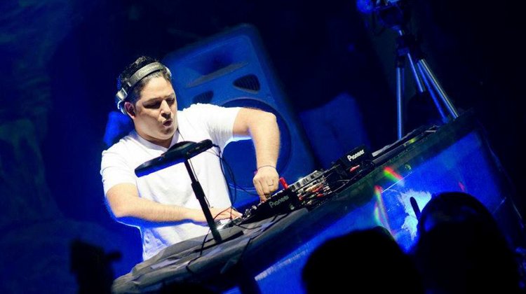 contratar a dj alejandro montero