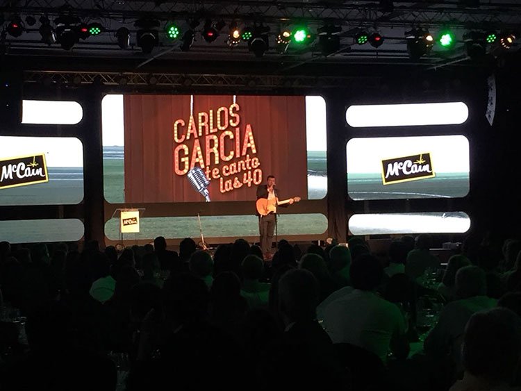 Contratar a Carlos García
