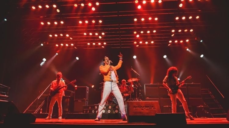 contratar a experiencia queen