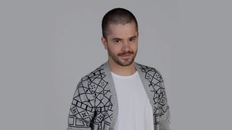 Contratar a Felipe Colombo