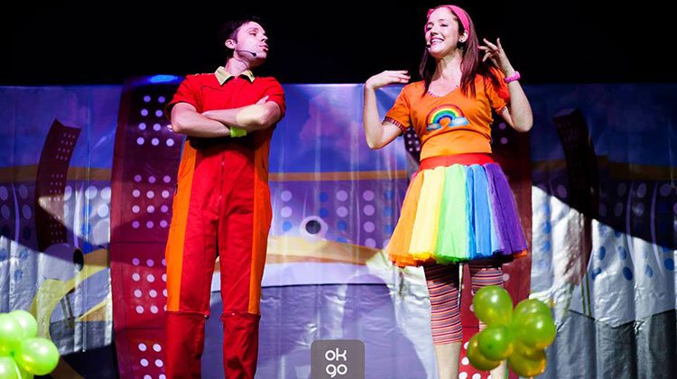 Contratar a Juanchi y CAro