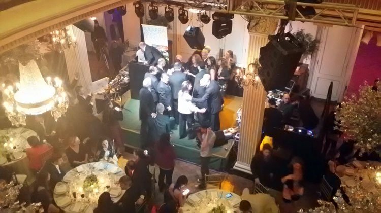 Contratar artistas para cenas empresariales