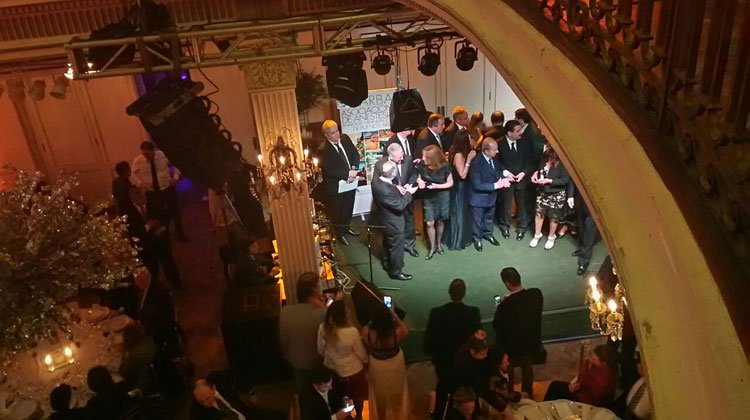 Contratar artistas para cenas empresariales