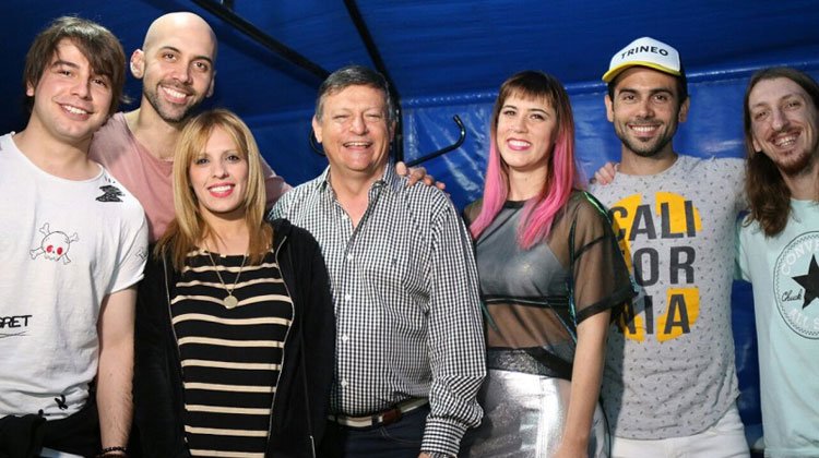 Contratar a Mano Arriba