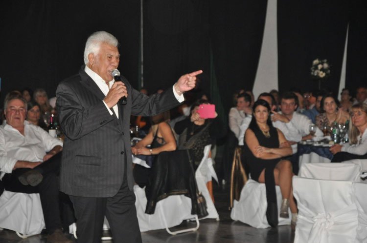 Contrataciones Raúl Lavié