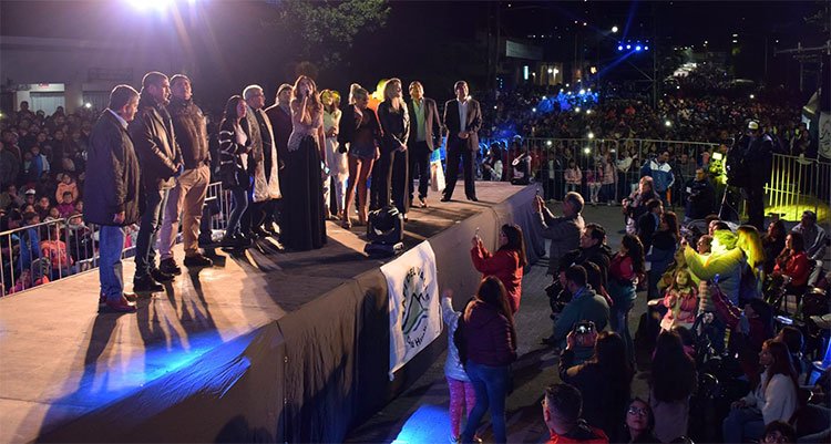 Contratar artistas para eventos municipales