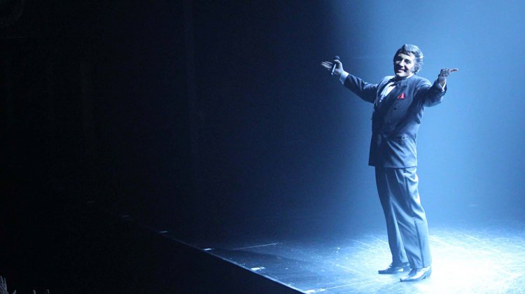 contratar tributo a sandro
