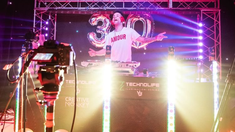 contratar a dj treekoo
