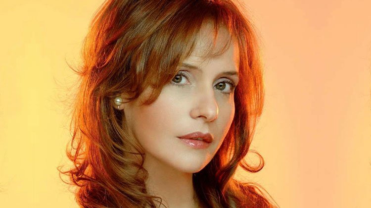 Contratar a Gabriela Toscano
