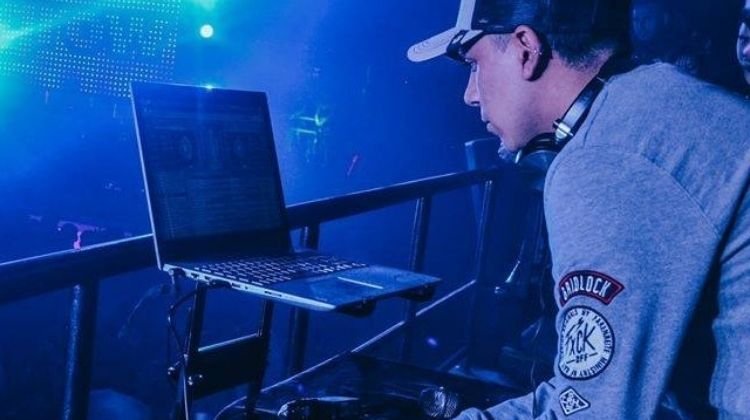 contratar a tomy dj