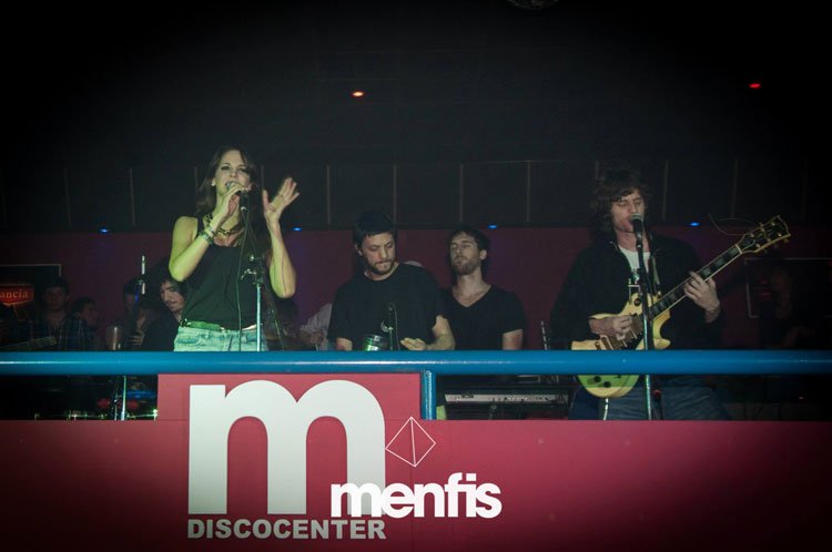 Cumbia Cool por el Día del amigo en Mefis Discocenter
