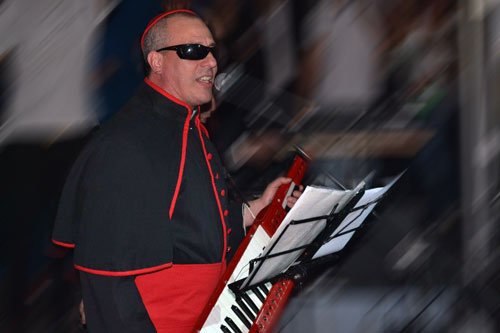 Yayo, Los Rebos y la Cumbia Papal en Complejo Pasacalle