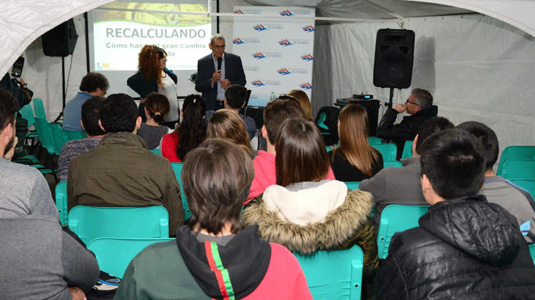Daniel Colombo contrataciones