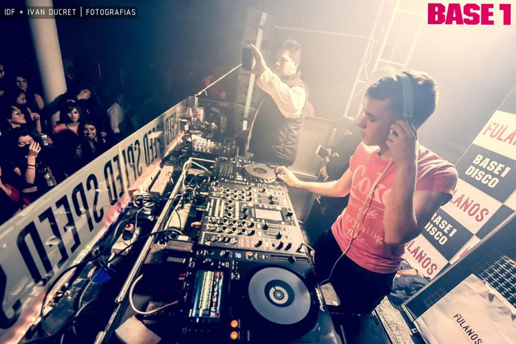 DJ Mariano Santos en Base Uno (Venado Tuerto)