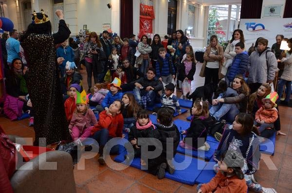 Contratar oradores y disertantes para la Feria del Libro