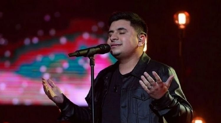 contratar a francisco la voz