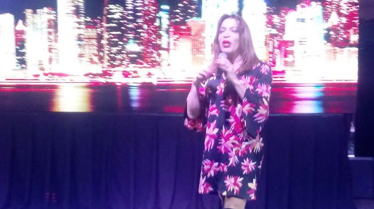 Contratar a Lizzy Tagliani 