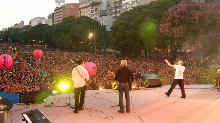 Contratatar a Los Náufragos