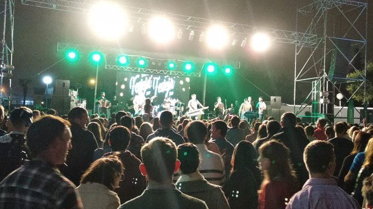 Contratar a Los totora