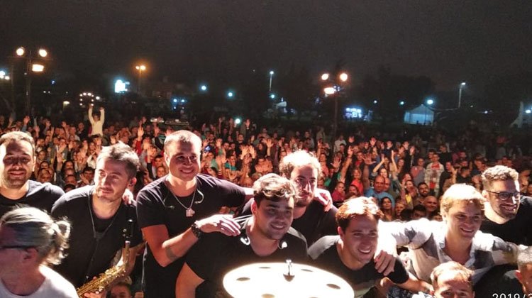 Contratar a Los totora