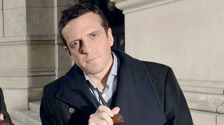 Contratar a Mauro Szeta
