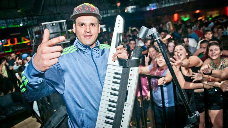 Contratar a Nestor en bloque