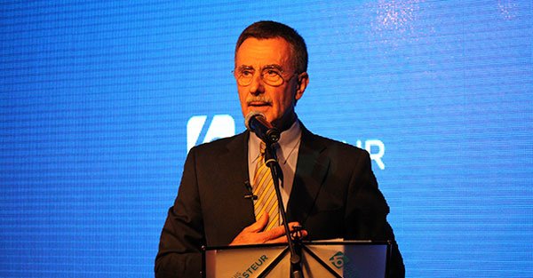 Pancho Ibáñez en los 40 años de la Obra Social Luis Pasteur