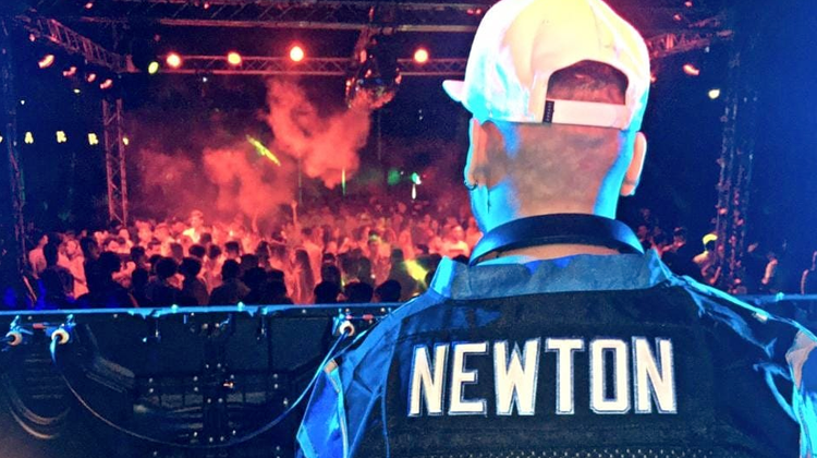 contratar a papu dj