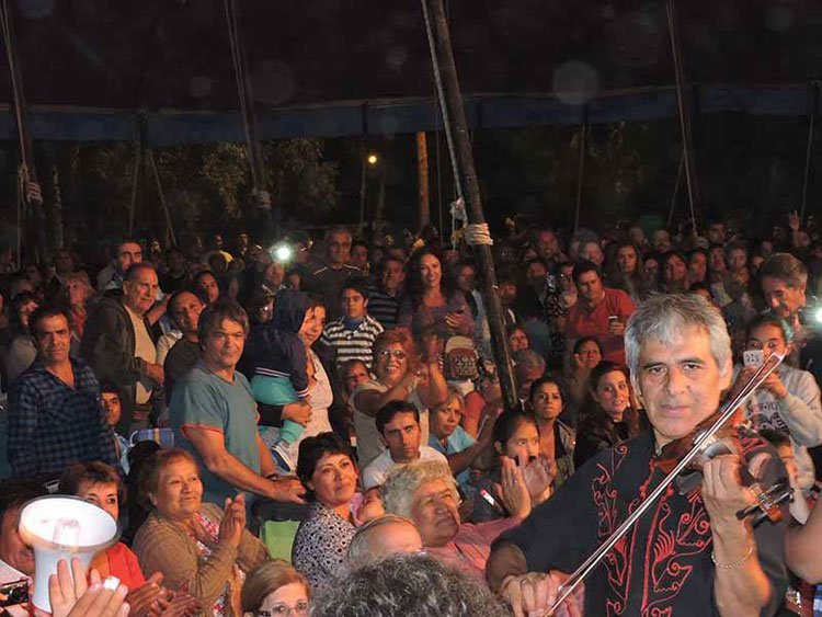 Peteco Carabajal en la Fiesta Nacional de Playas Doradas