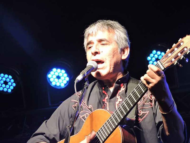 Peteco Carabajal en la Fiesta Nacional de Playas Doradas
