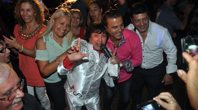 Contratar a Ricky Maravilla