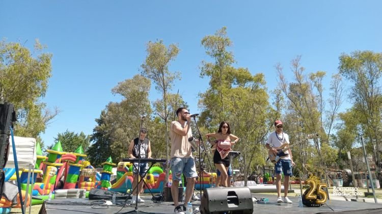 Kaloba en la fiesta del sindicato de tintoreros