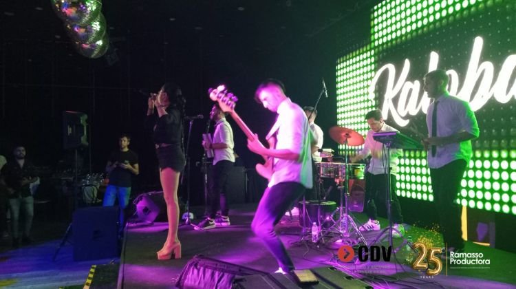 Kaloba en la fiesta de fin de año CDV
