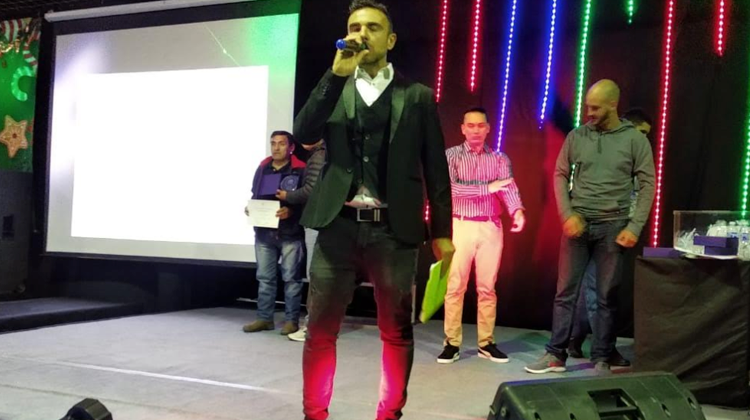 Khaled Hallar en Navidad de Minera Santa Cruz