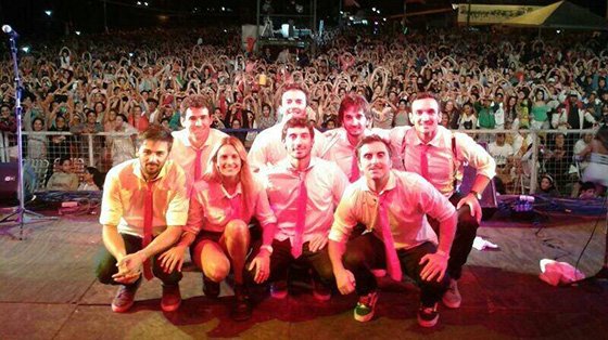Agapornis en la Fiesta Nacional de la Playa de Rio 2014