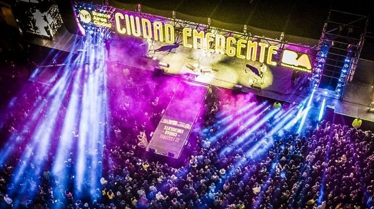 armado de escenarios para festivales
