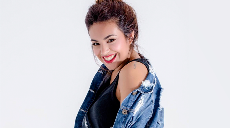 Contrataciones Ángela Leiva