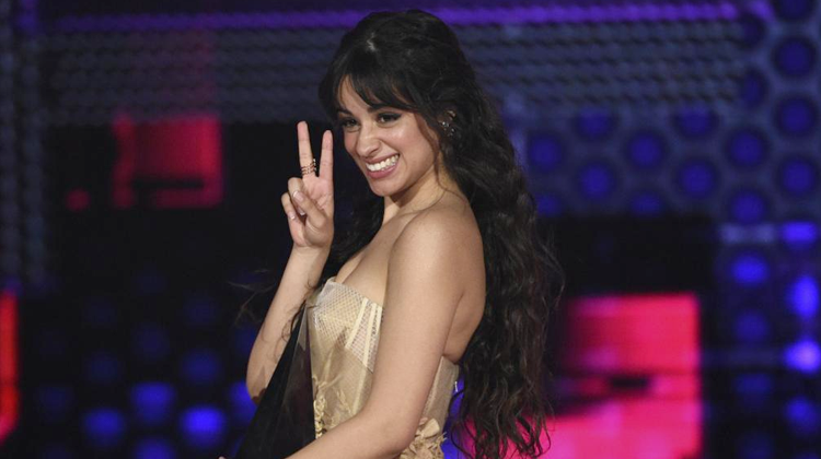 Contratar a Camila Cabello