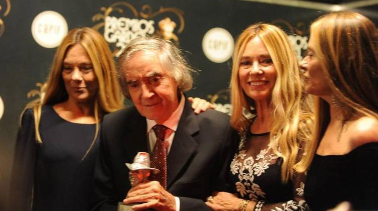Contratar a Carlitos Balá