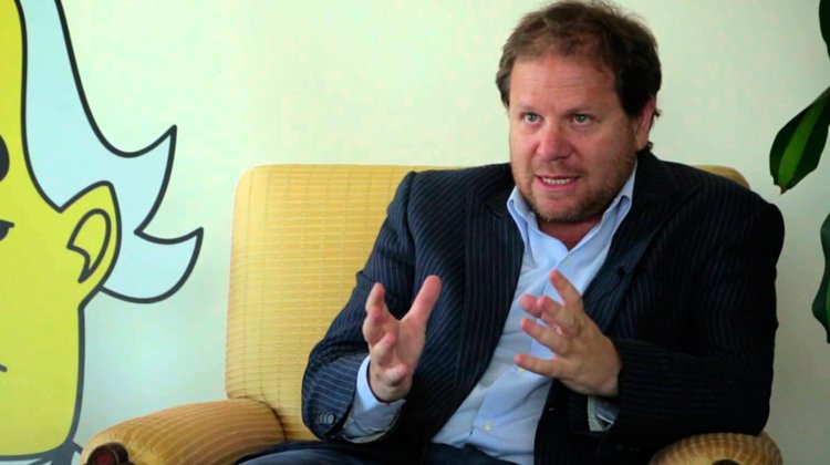contratar a carlos burgueño